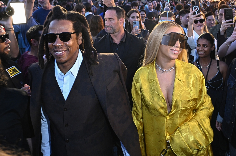 Beyonce & Jay-Z Are the Ultimate Couple Goals at Louis Vuitton Runway Show  - Hip-Hop Dose